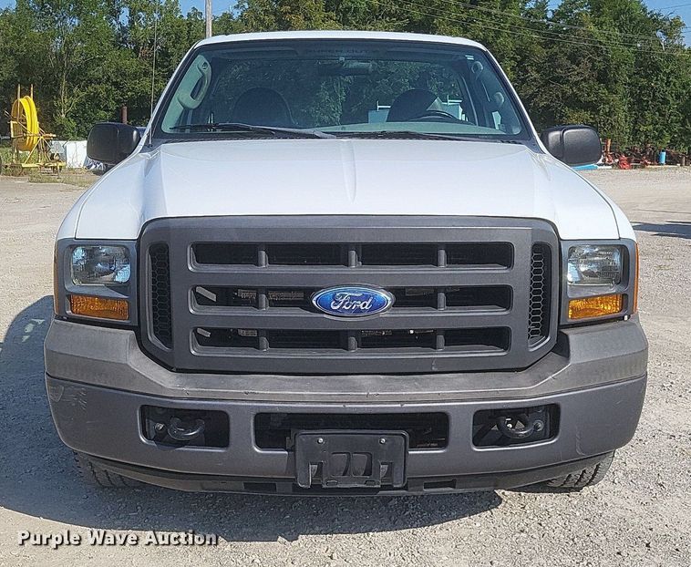 image for item DR4993 2005 Ford  F250 Super Duty XL pickup truck