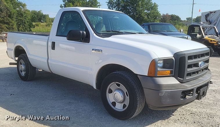 image for item DR4993 2005 Ford  F250 Super Duty XL pickup truck
