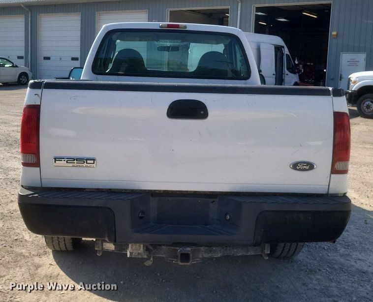 image for item DR4993 2005 Ford  F250 Super Duty XL pickup truck