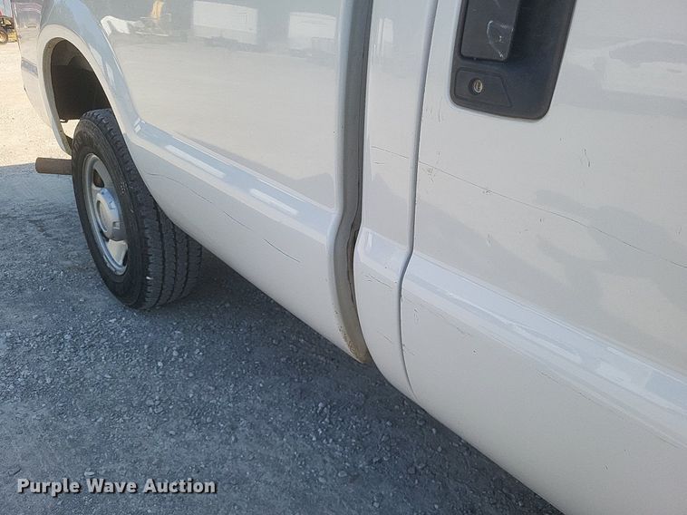 image for item DR4993 2005 Ford  F250 Super Duty XL pickup truck