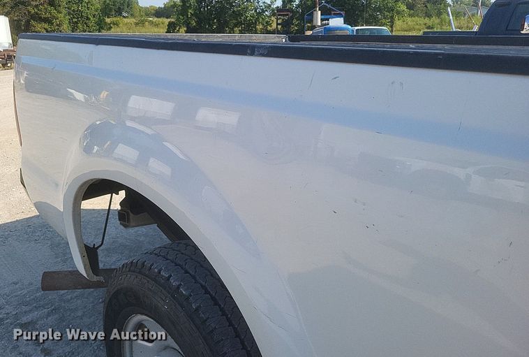 image for item DR4993 2005 Ford  F250 Super Duty XL pickup truck