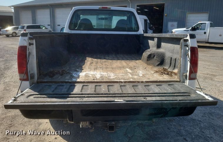 image for item DR4993 2005 Ford  F250 Super Duty XL pickup truck