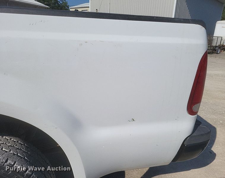 image for item DR4993 2005 Ford  F250 Super Duty XL pickup truck