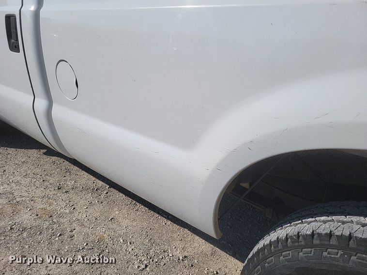 image for item DR4993 2005 Ford  F250 Super Duty XL pickup truck