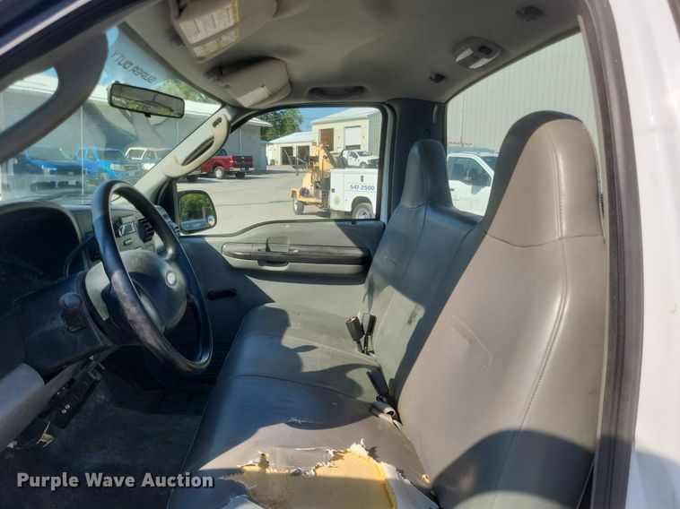 image for item DR4993 2005 Ford  F250 Super Duty XL pickup truck