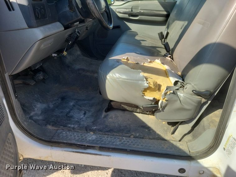 image for item DR4993 2005 Ford  F250 Super Duty XL pickup truck