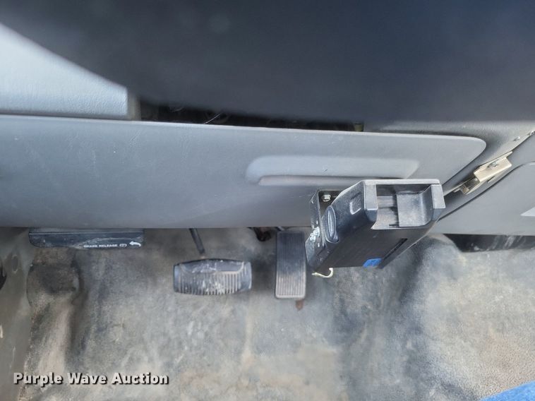 image for item DR4993 2005 Ford  F250 Super Duty XL pickup truck