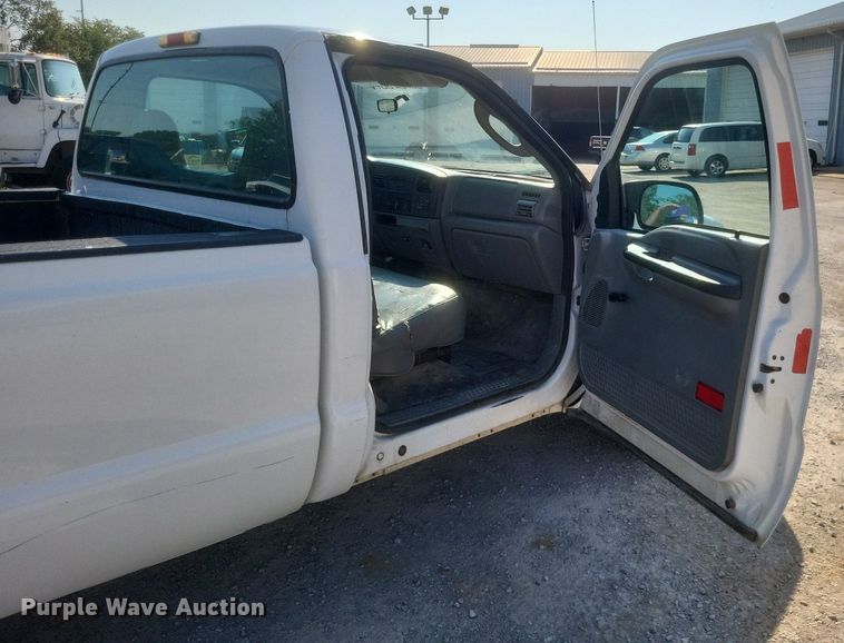 image for item DR4993 2005 Ford  F250 Super Duty XL pickup truck