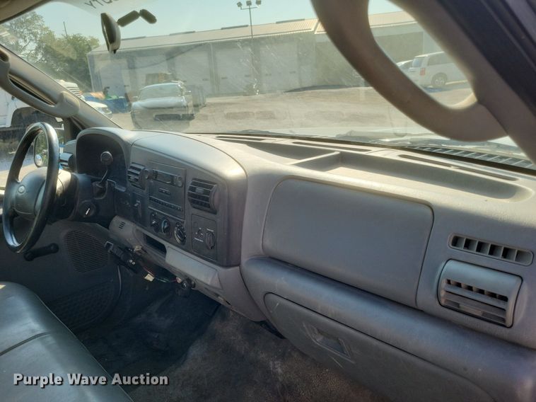 image for item DR4993 2005 Ford  F250 Super Duty XL pickup truck