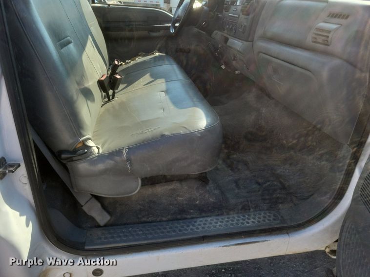 image for item DR4993 2005 Ford  F250 Super Duty XL pickup truck