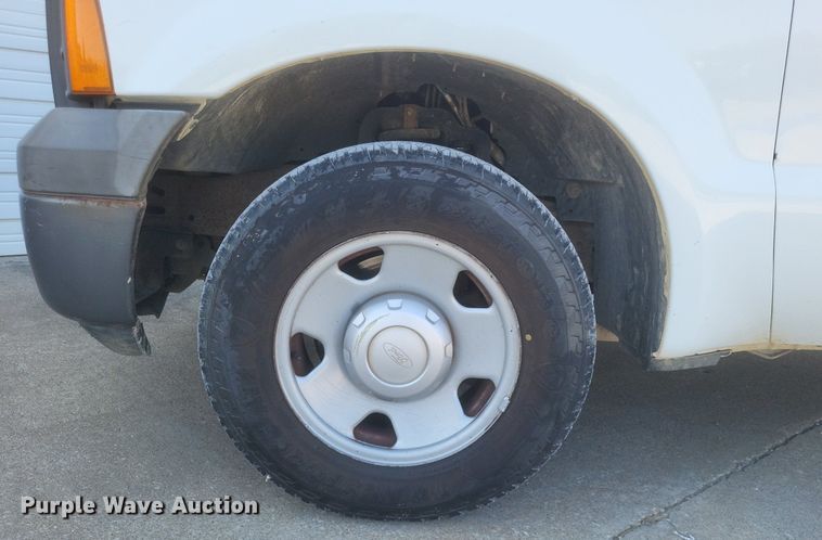 image for item DR4993 2005 Ford  F250 Super Duty XL pickup truck