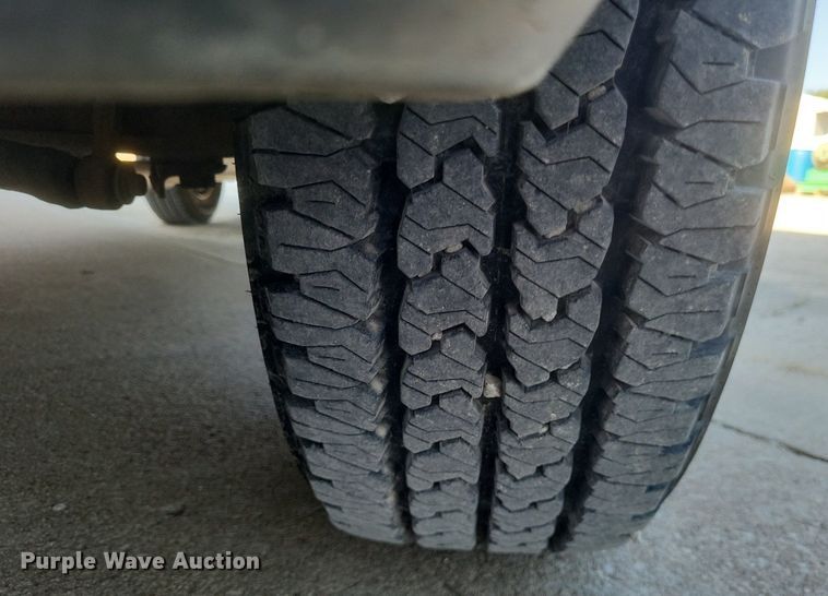 image for item DR4993 2005 Ford  F250 Super Duty XL pickup truck