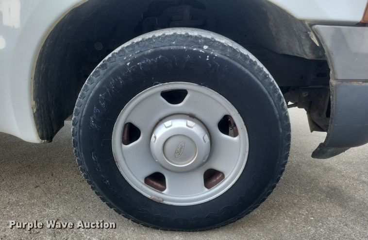 image for item DR4993 2005 Ford  F250 Super Duty XL pickup truck