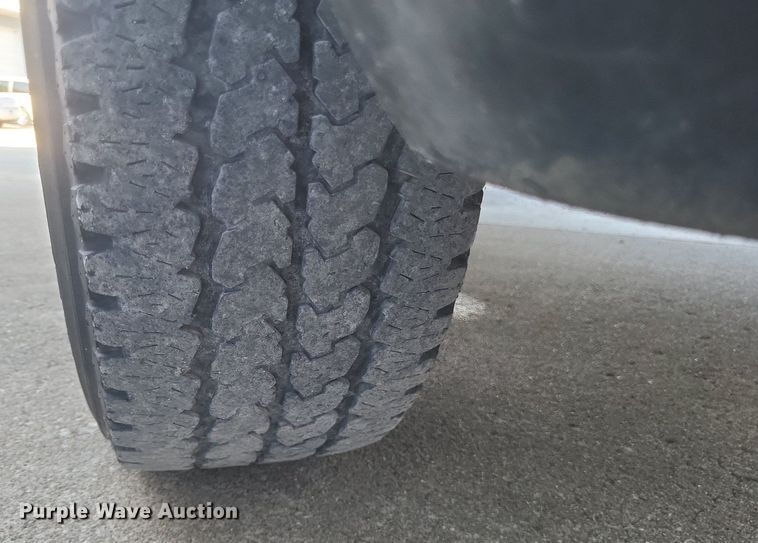 image for item DR4993 2005 Ford  F250 Super Duty XL pickup truck