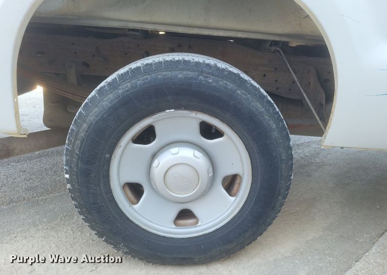 image for item DR4993 2005 Ford  F250 Super Duty XL pickup truck