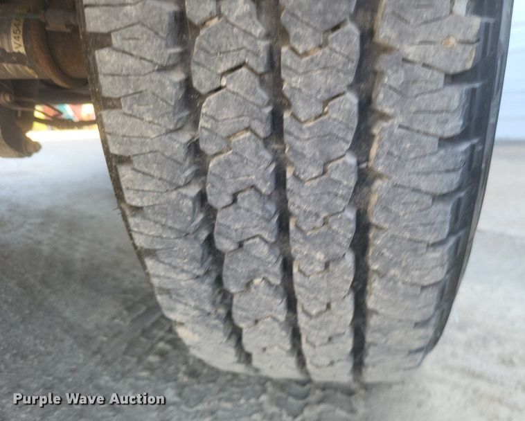 image for item DR4993 2005 Ford  F250 Super Duty XL pickup truck