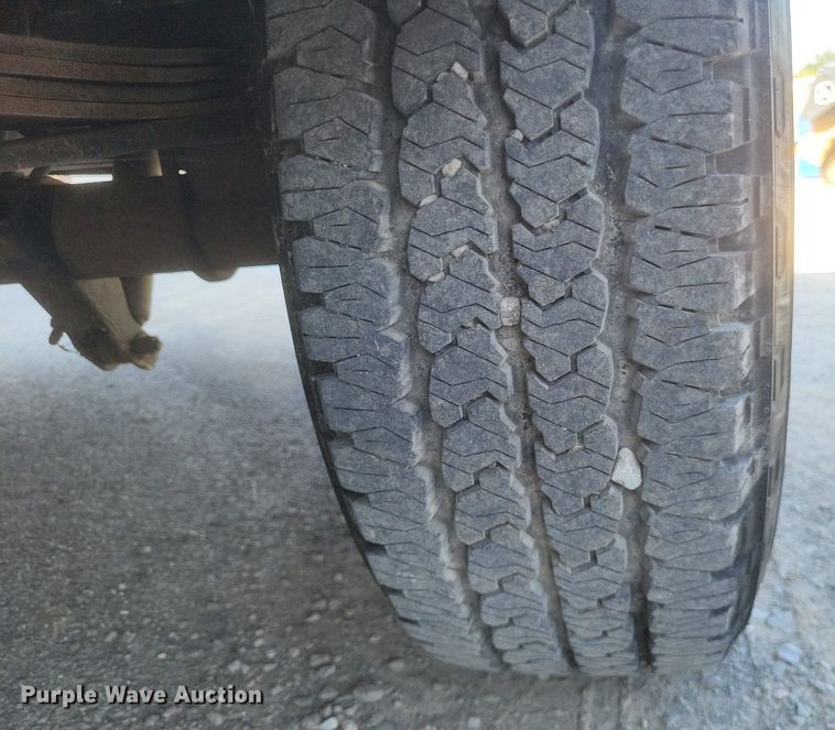 image for item DR4993 2005 Ford  F250 Super Duty XL pickup truck