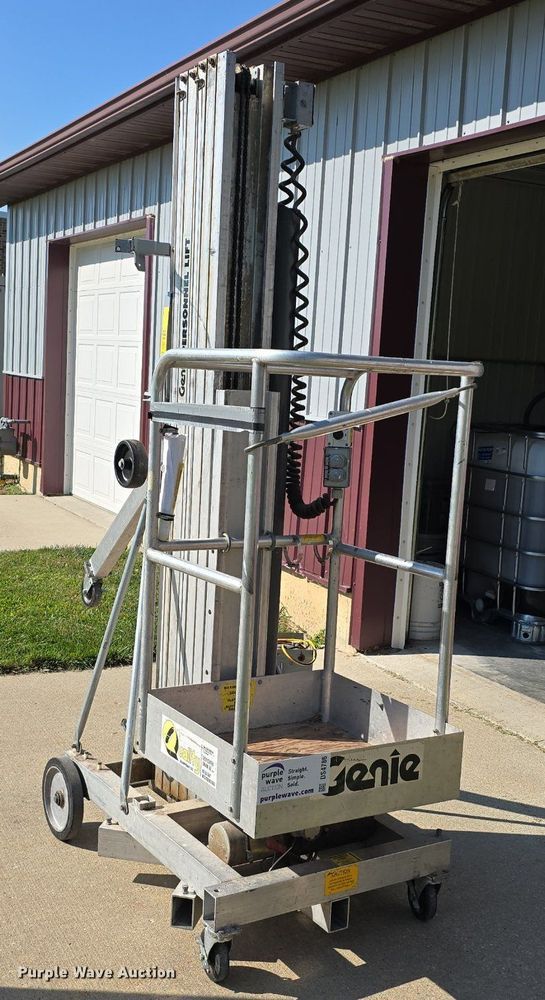 image for item DS4786 Genie PLC-30 vertical lift