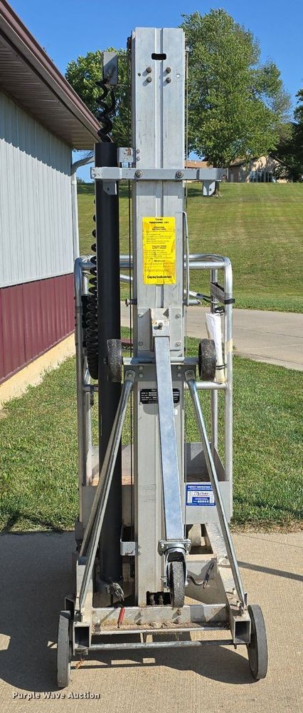 image for item DS4786 Genie PLC-30 vertical lift