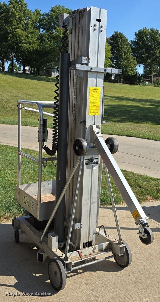 image for item DS4786 Genie PLC-30 vertical lift