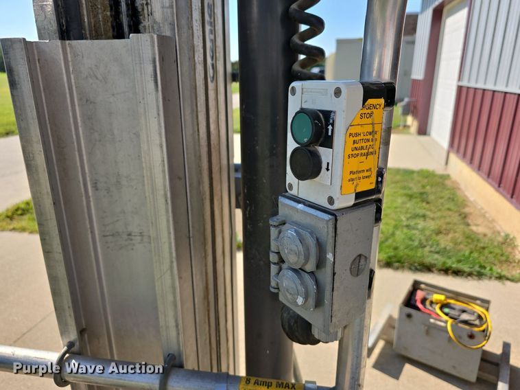 image for item DS4786 Genie PLC-30 vertical lift