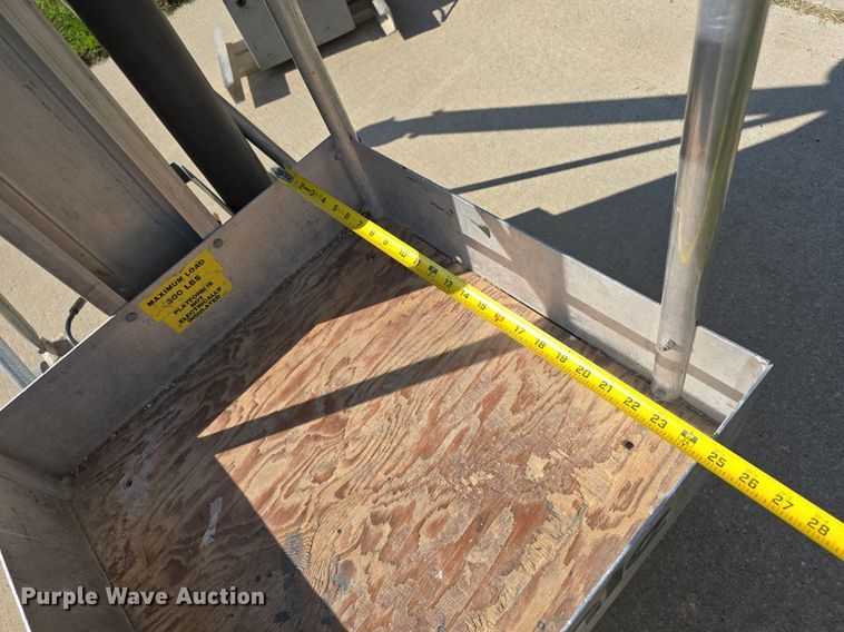 image for item DS4786 Genie PLC-30 vertical lift