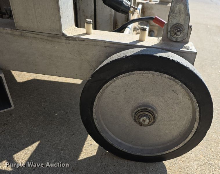 image for item DS4786 Genie PLC-30 vertical lift