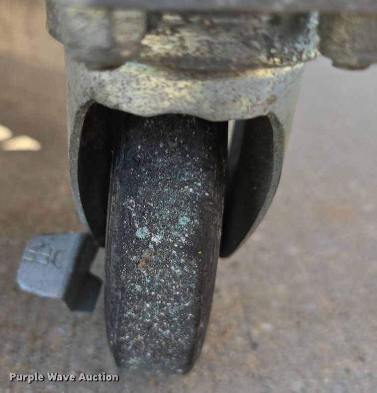 image for item DS4786 Genie PLC-30 vertical lift