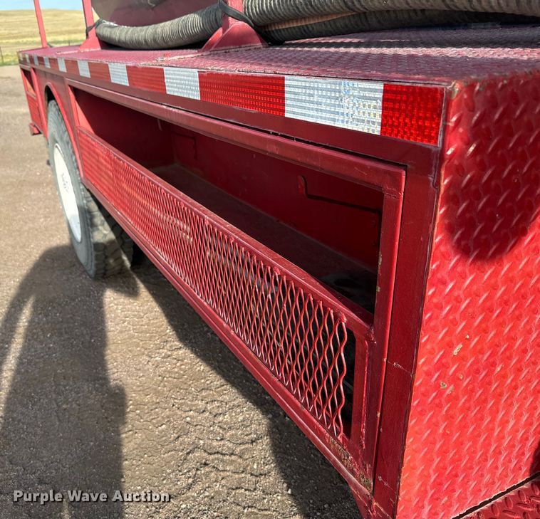 image for item DV2753 1999 International 4700 tanker fire truck