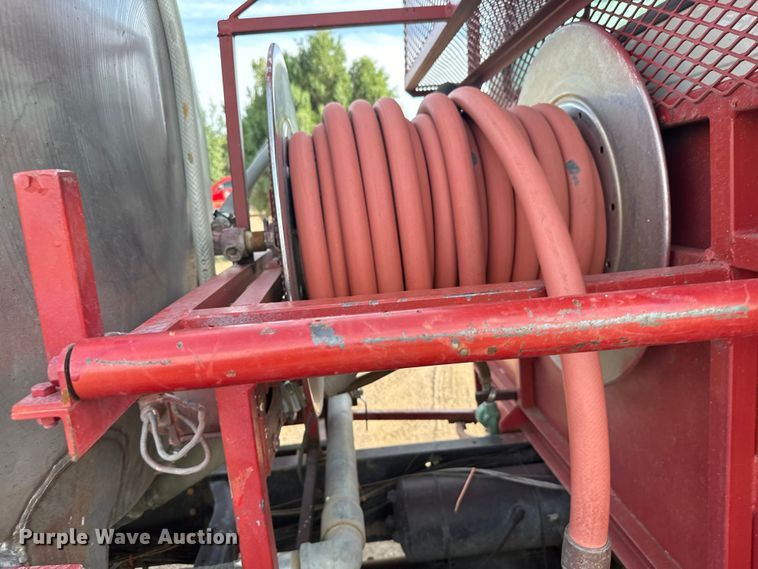 image for item DV2753 1999 International 4700 tanker fire truck