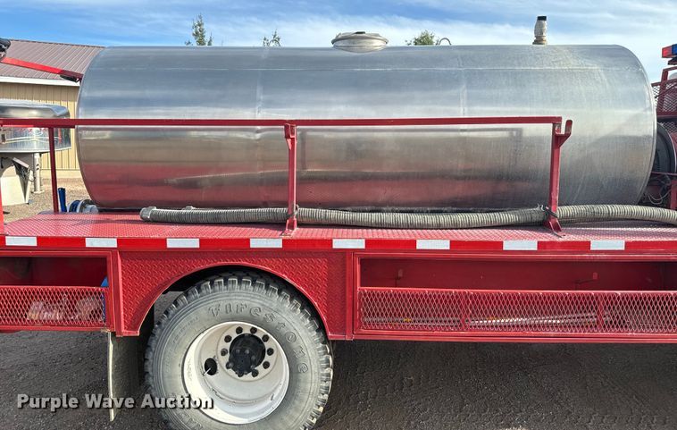 image for item DV2753 1999 International 4700 tanker fire truck