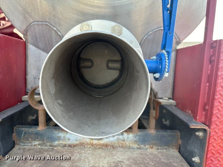 image for item DV2753 1999 International 4700 tanker fire truck