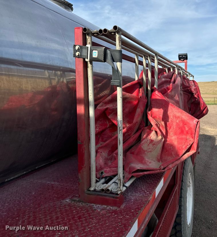 image for item DV2753 1999 International 4700 tanker fire truck