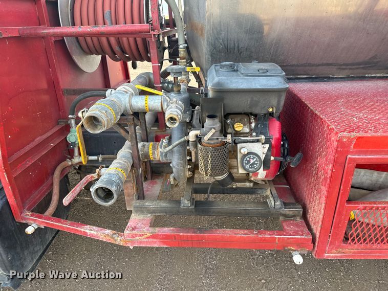 image for item DV2753 1999 International 4700 tanker fire truck