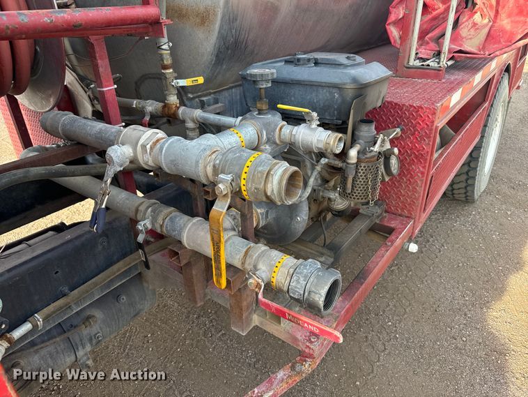 image for item DV2753 1999 International 4700 tanker fire truck