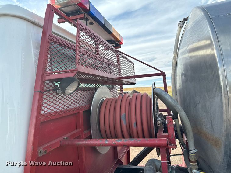 image for item DV2753 1999 International 4700 tanker fire truck