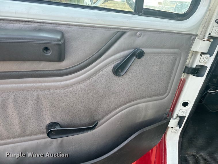 image for item DV2753 1999 International 4700 tanker fire truck