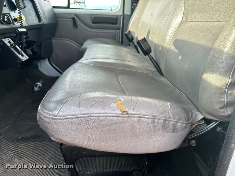 image for item DV2753 1999 International 4700 tanker fire truck