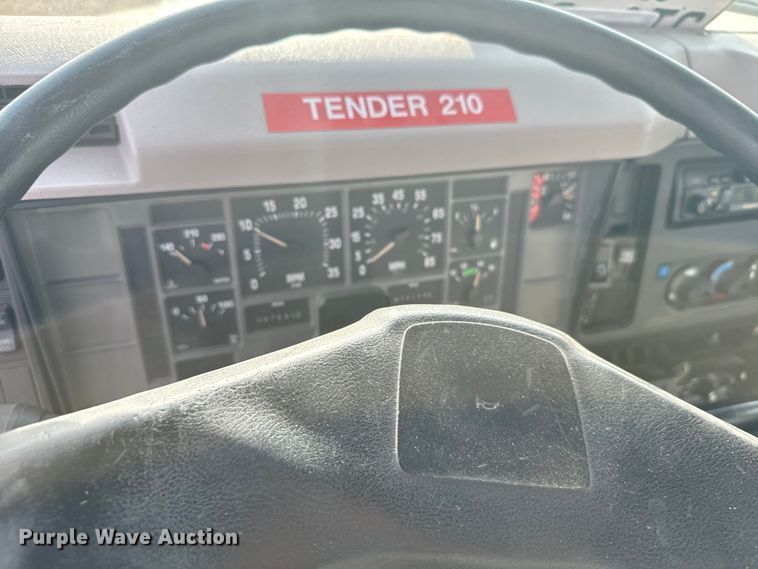 image for item DV2753 1999 International 4700 tanker fire truck