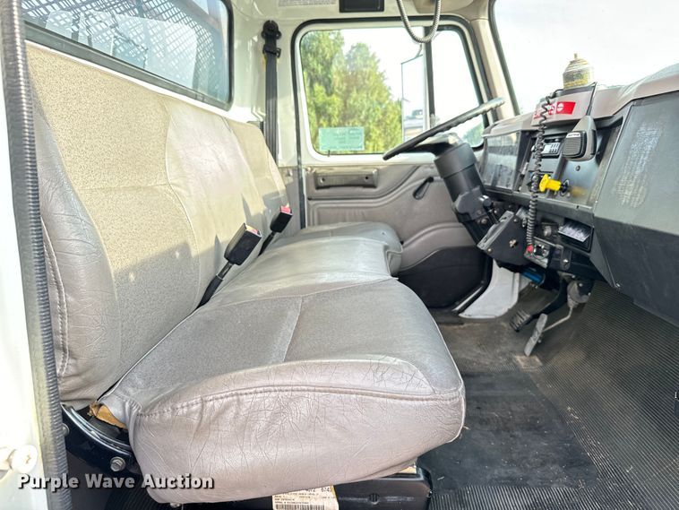 image for item DV2753 1999 International 4700 tanker fire truck