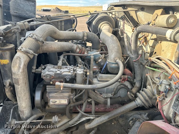 image for item DV2753 1999 International 4700 tanker fire truck