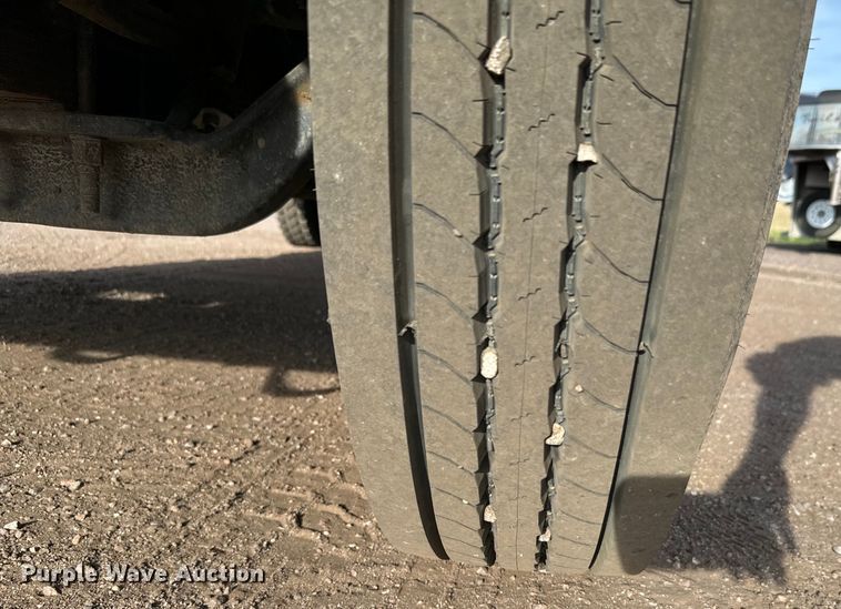 image for item DV2753 1999 International 4700 tanker fire truck