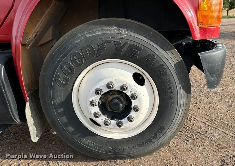 image for item DV2753 1999 International 4700 tanker fire truck