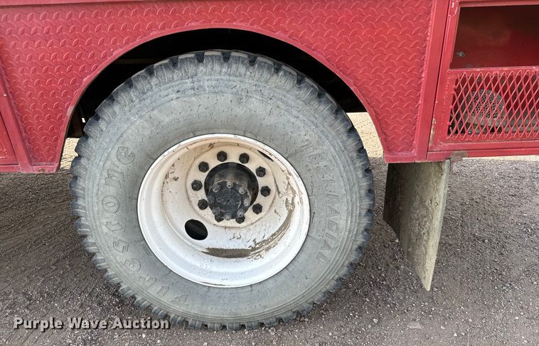 image for item DV2753 1999 International 4700 tanker fire truck