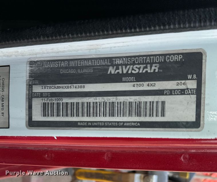 image for item DV2753 1999 International 4700 tanker fire truck