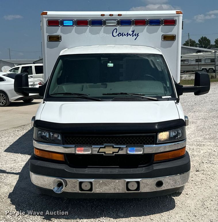 image for item DX1157 2016 Chevrolet  Express 4500 ambulance