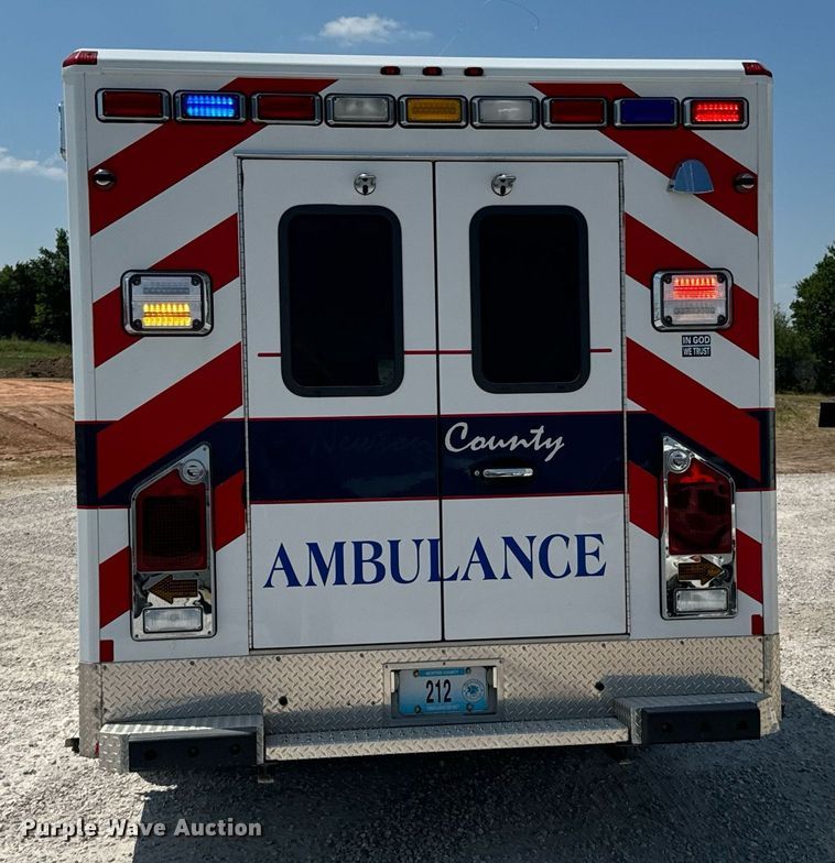 image for item DX1157 2016 Chevrolet  Express 4500 ambulance