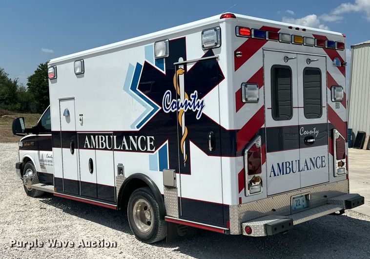 image for item DX1157 2016 Chevrolet  Express 4500 ambulance