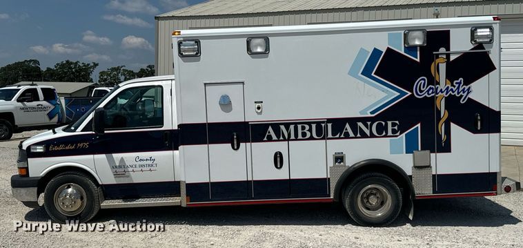 image for item DX1157 2016 Chevrolet  Express 4500 ambulance