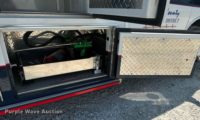 image for item DX1157 2016 Chevrolet  Express 4500 ambulance